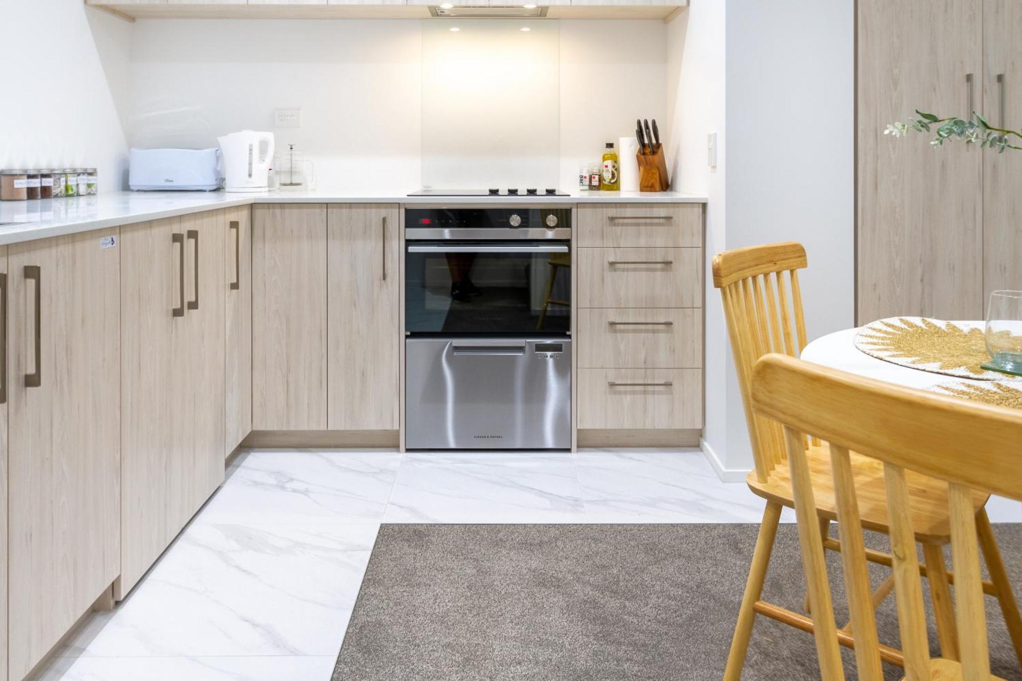 Апартаменты Urban Retreat: 2-Br Gem In Central Крайстчёрч Экстерьер фото